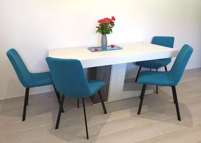 Mama Fox Апартаменты Alepou